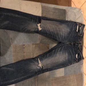 32*32 ripped stretchy denim American Eagle